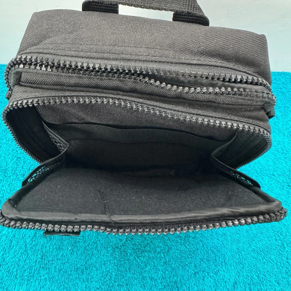 Case Logic Compact Utility Bag Black Nylon Travel Camera Case with Strap